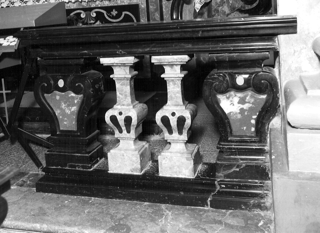 balaustrata, coppia - bottega lombarda (sec. XVIII)