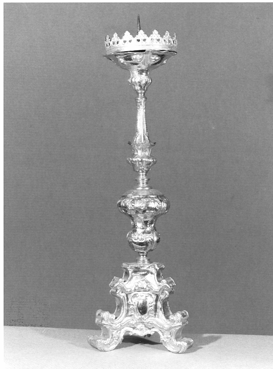 candeliere d'altare, serie - bottega lombarda (prima metà sec. XVIII)