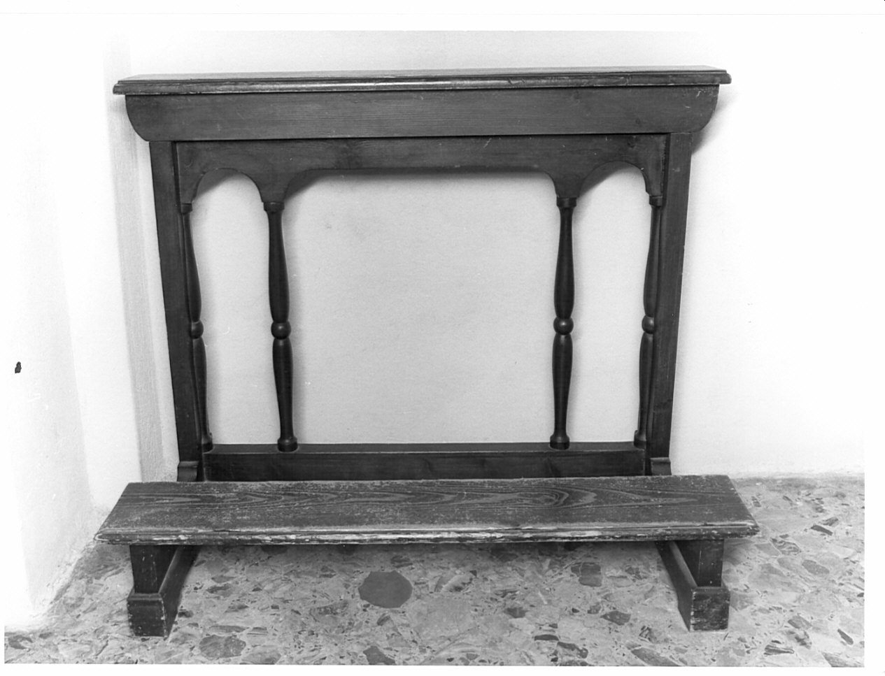 inginocchiatoio, opera isolata - bottega comasca (prima metà sec. XX)