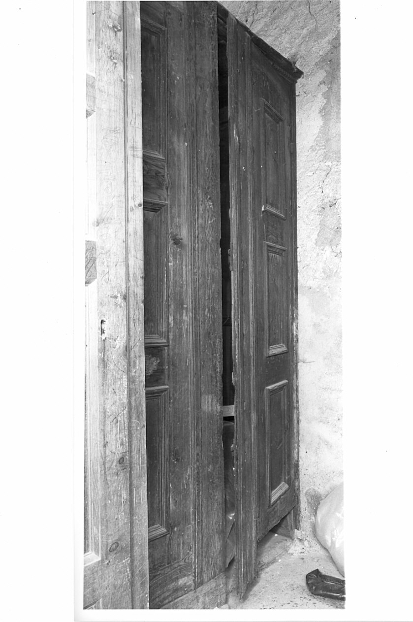 armadio - a muro, opera isolata - bottega lariana (secc. XVIII/ XIX)