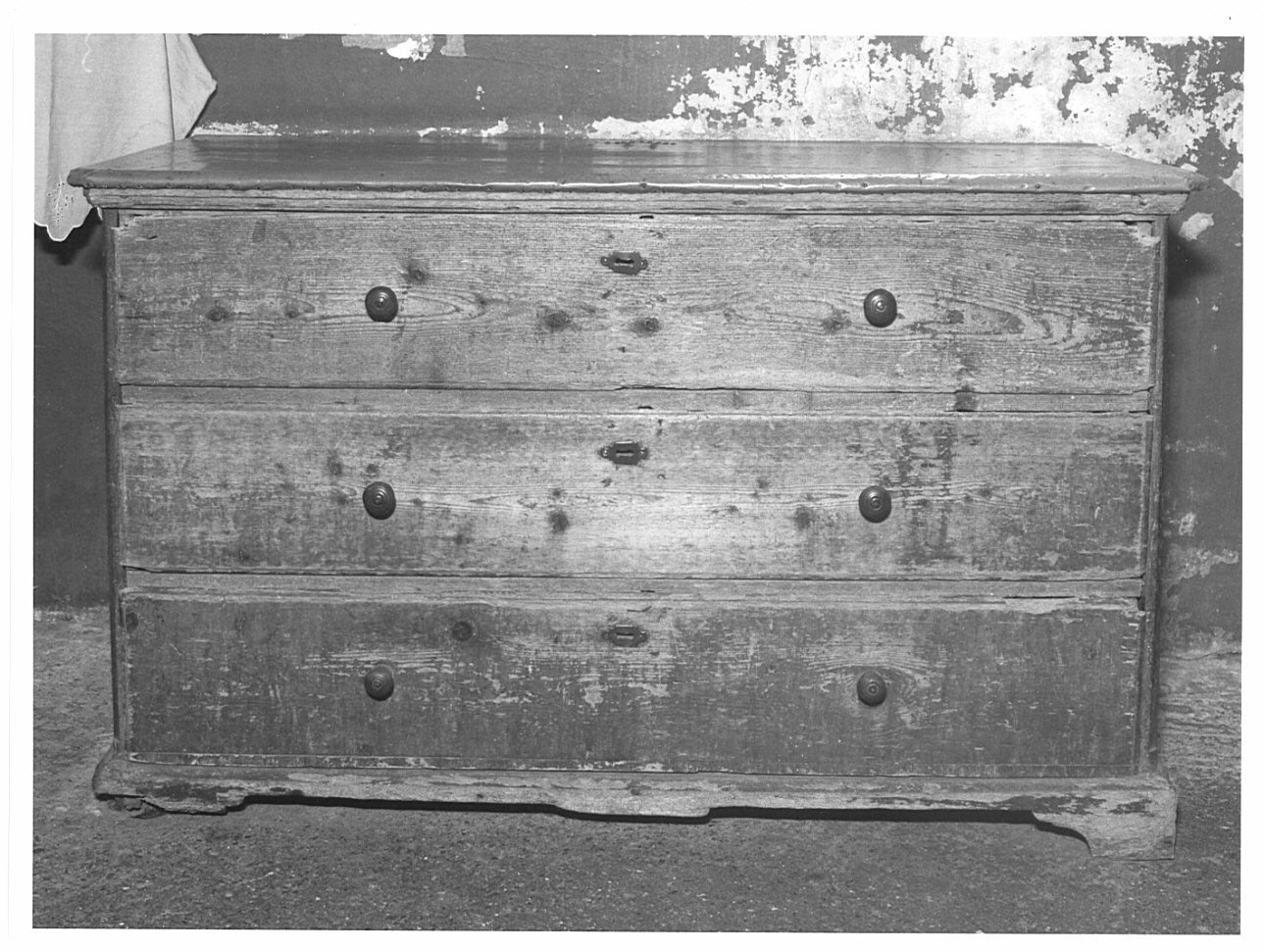 cassettone, opera isolata - bottega lombarda (sec. XIX)