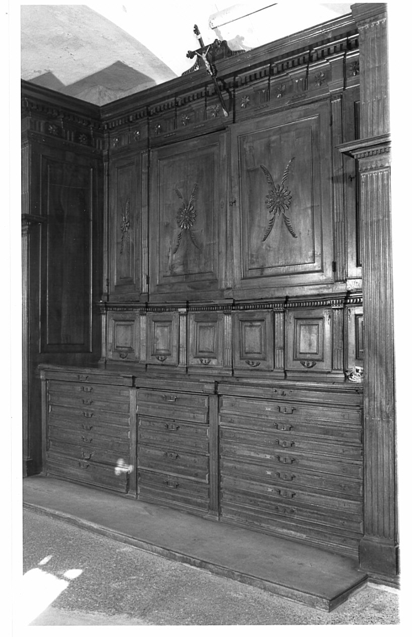 armadio da sacrestia, opera isolata - bottega lombarda (sec. XVIII)