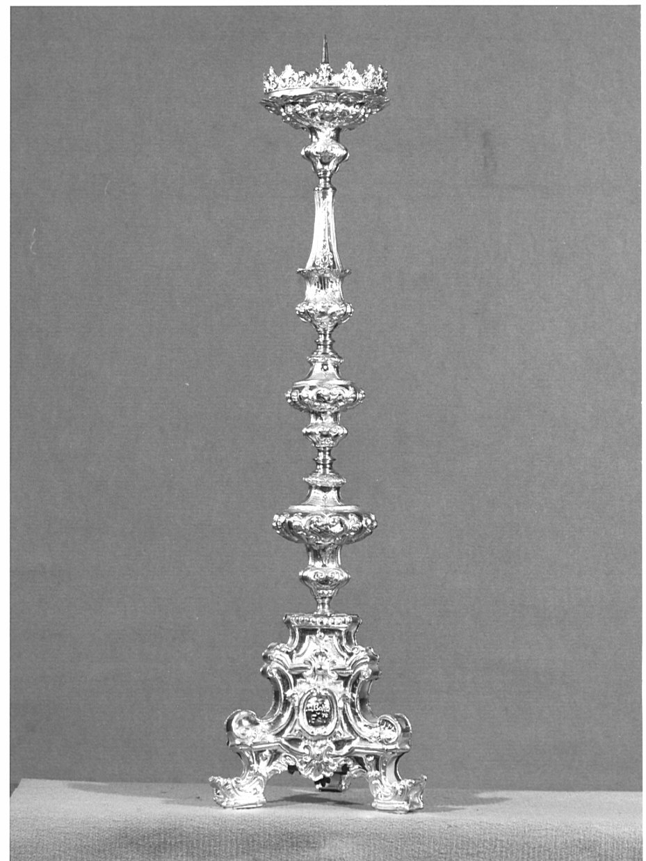 candeliere d'altare, serie - bottega lombarda (sec. XVIII)