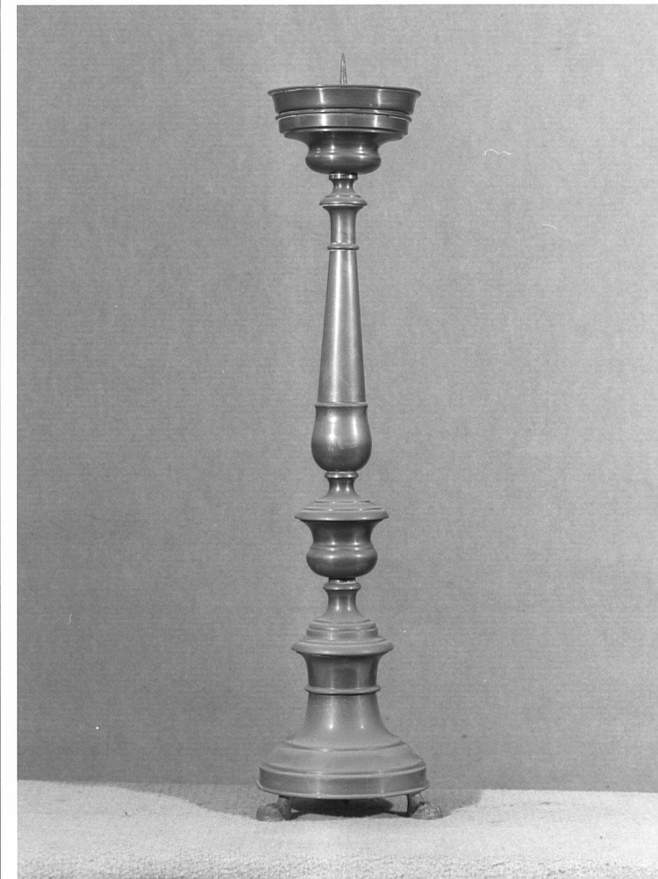 candeliere d'altare, serie - bottega lombarda (secc. XIX/ XX)