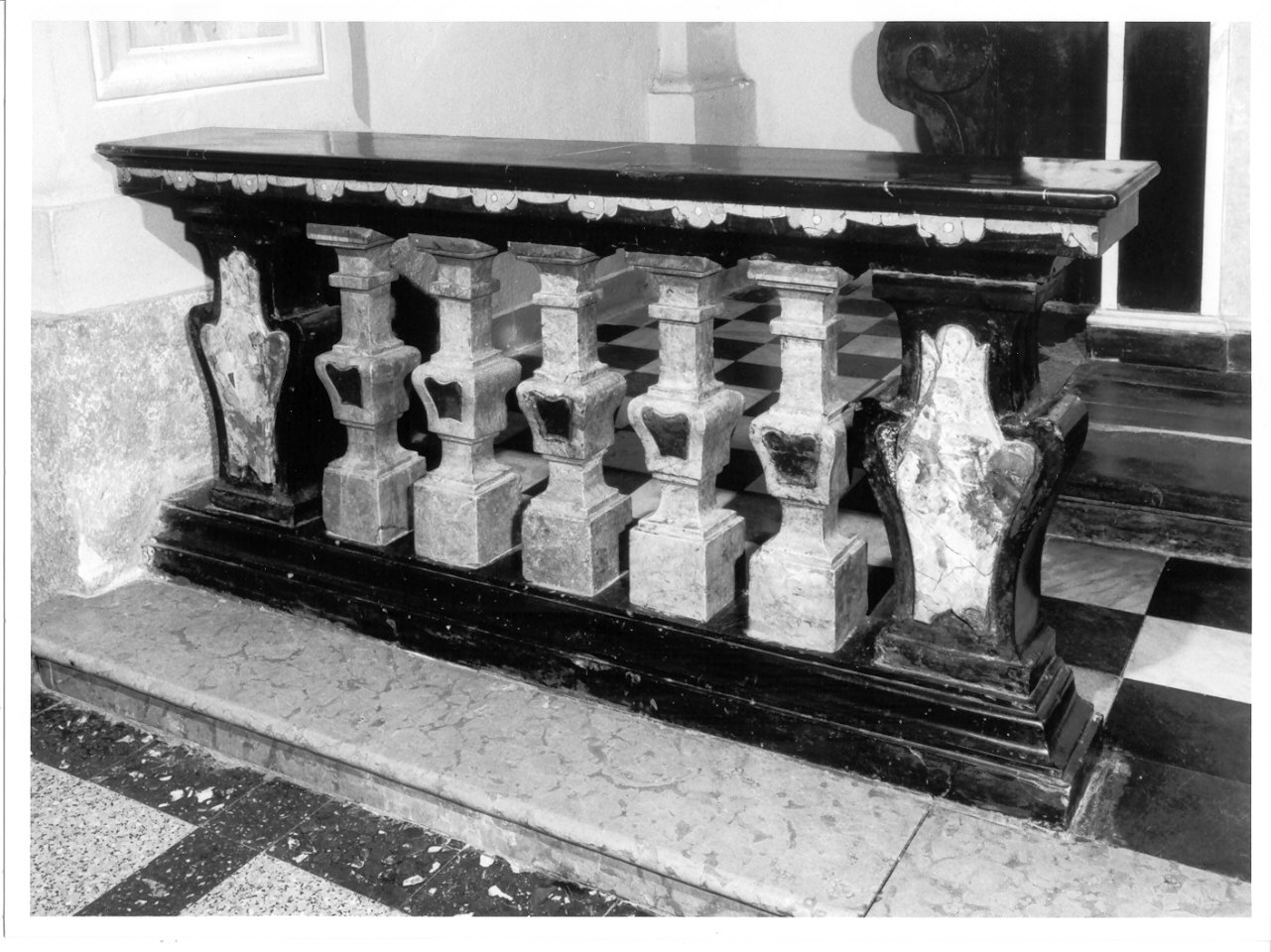 balaustrata di altare, coppia - ambito lombardo (sec. XVIII)