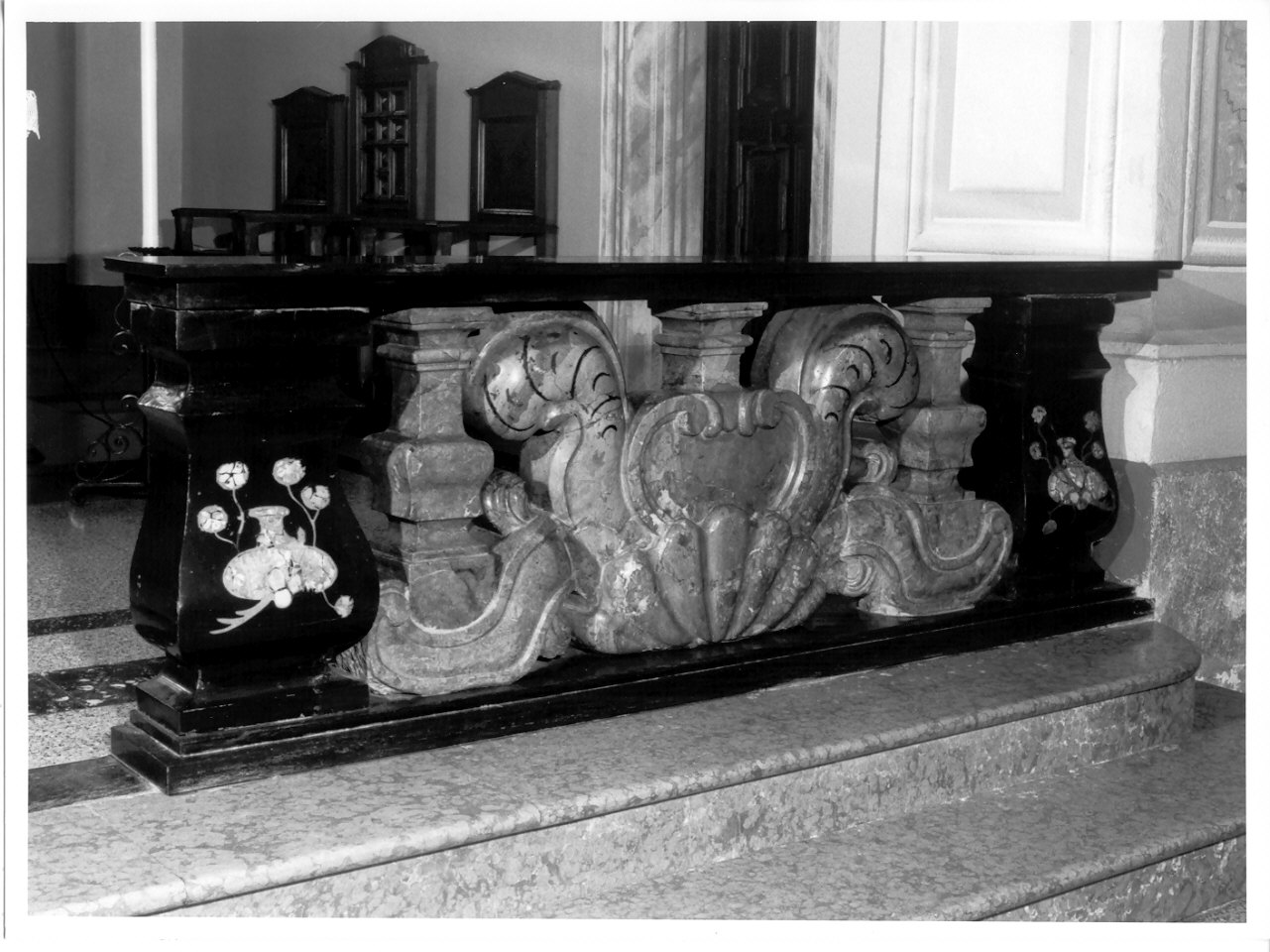 balaustrata di altare, coppia - ambito lombardo (sec. XVIII)