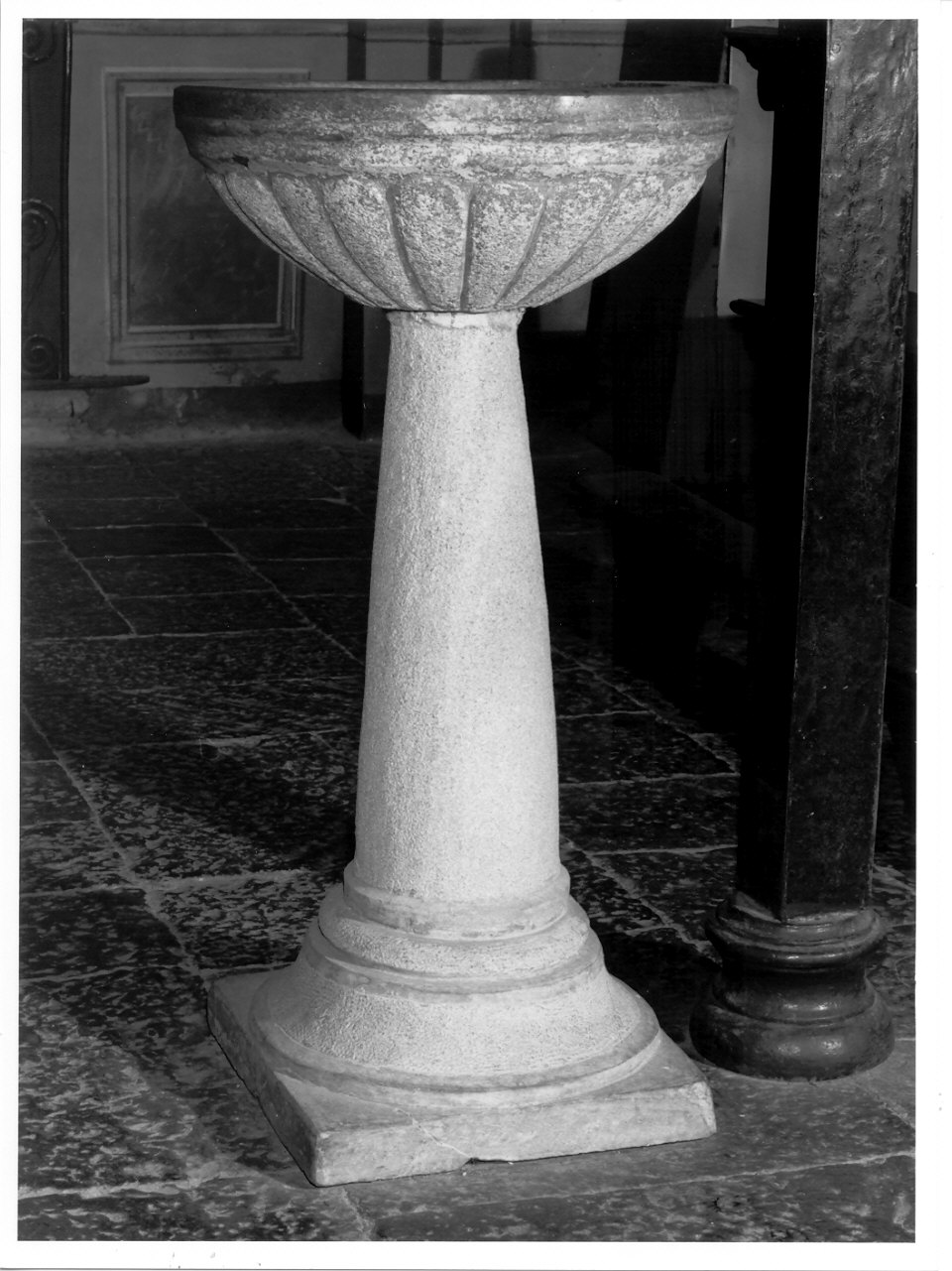 acquasantiera - a fusto, coppia - bottega lombarda (sec. XVII)