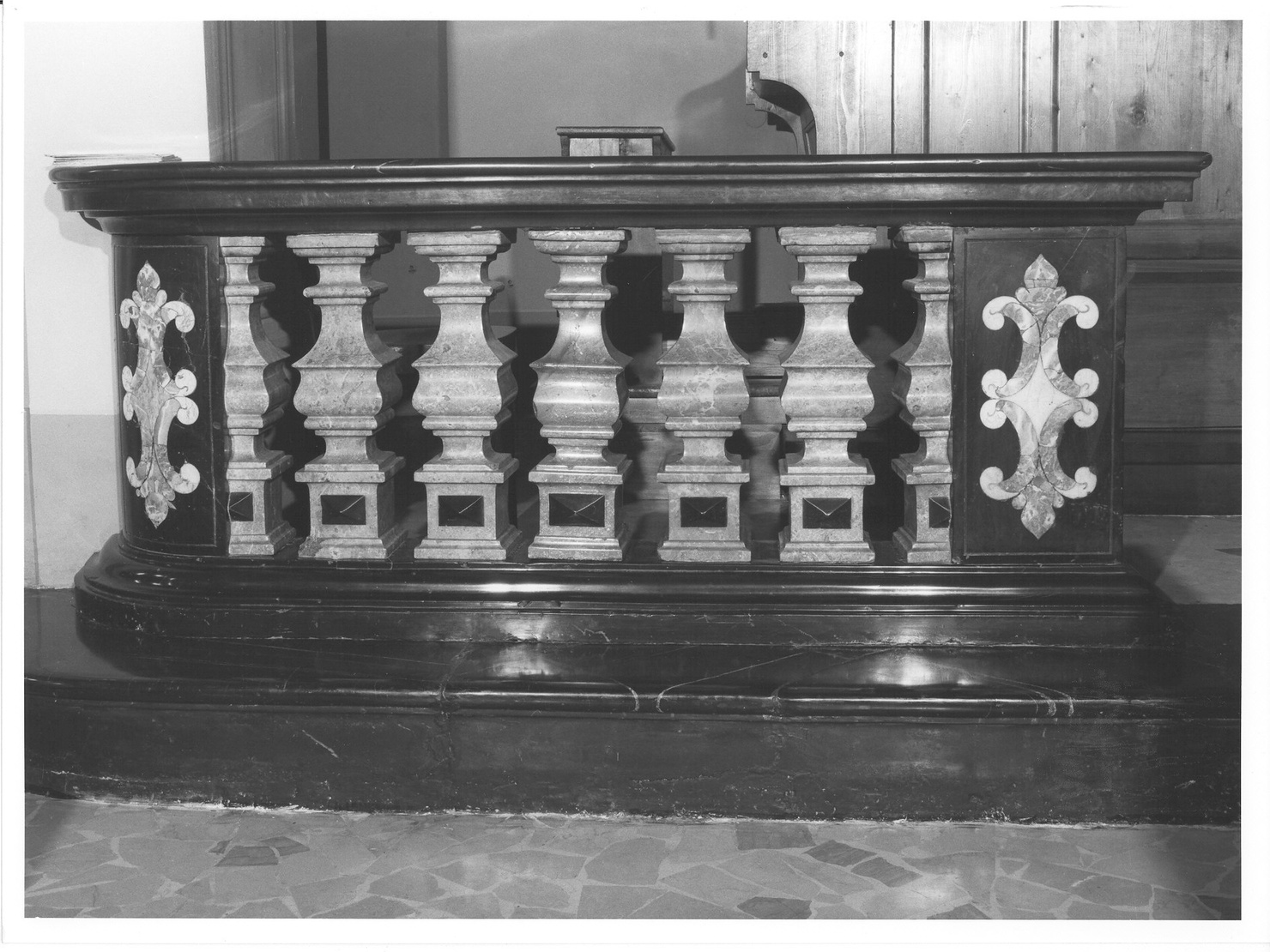 balaustrata di altare, serie - ambito lombardo (sec. XVIII)