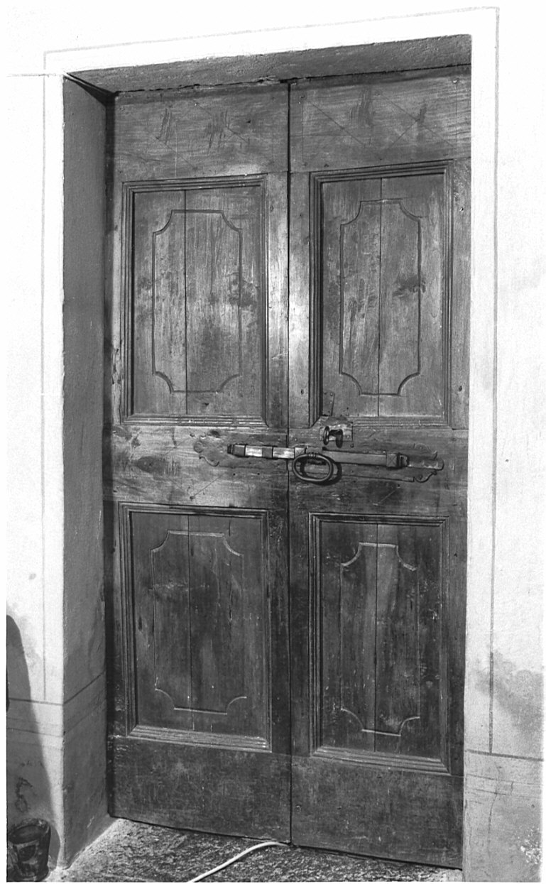 porta - a due battenti, opera isolata - bottega comacina (sec. XVIII)