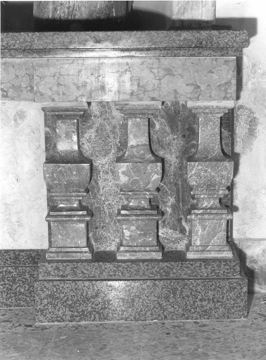 balaustrata di altare, serie - bottega lombarda (sec. XVIII)