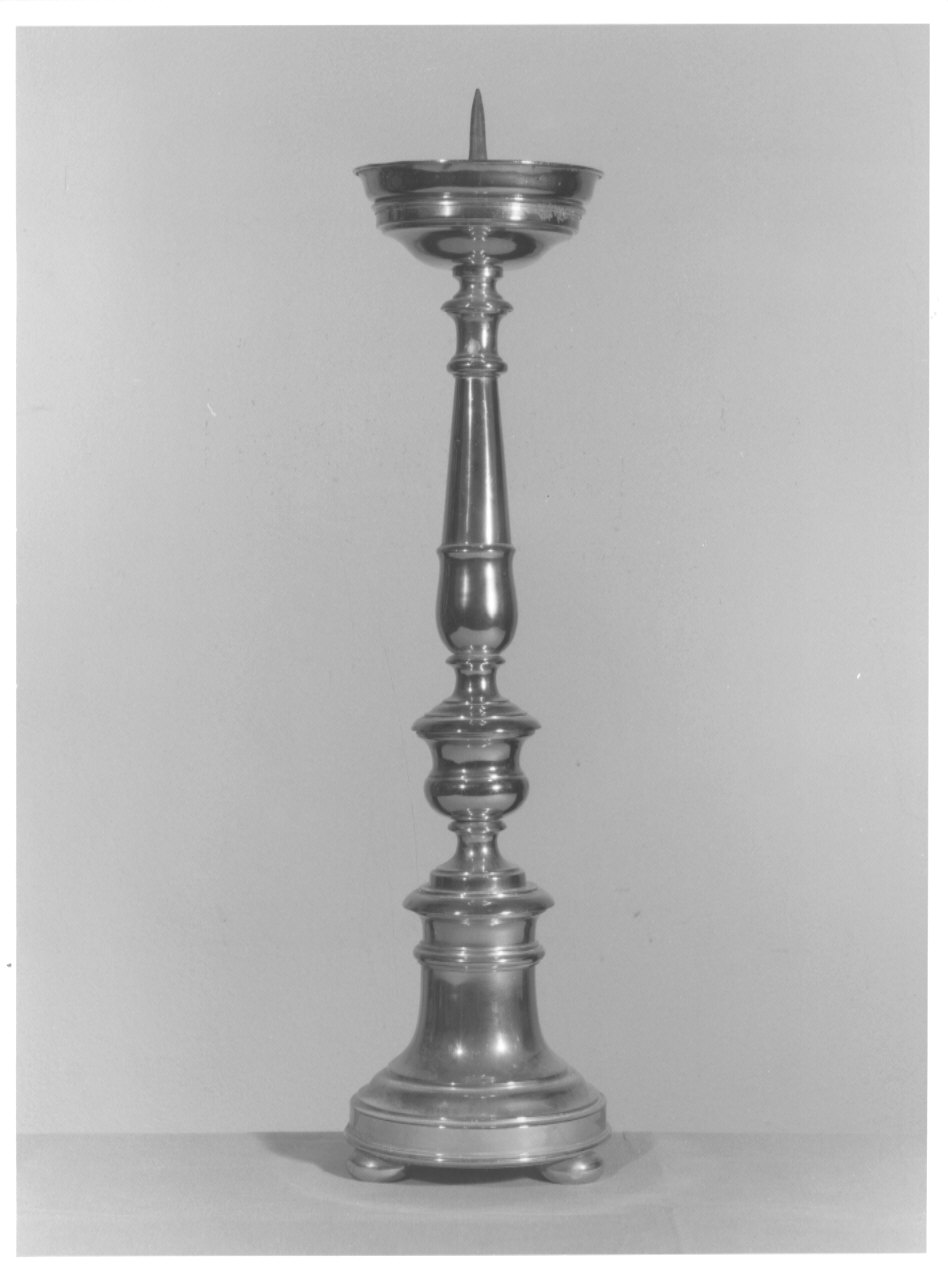 candeliere d'altare, serie - bottega comacina (seconda metà sec. XIX)