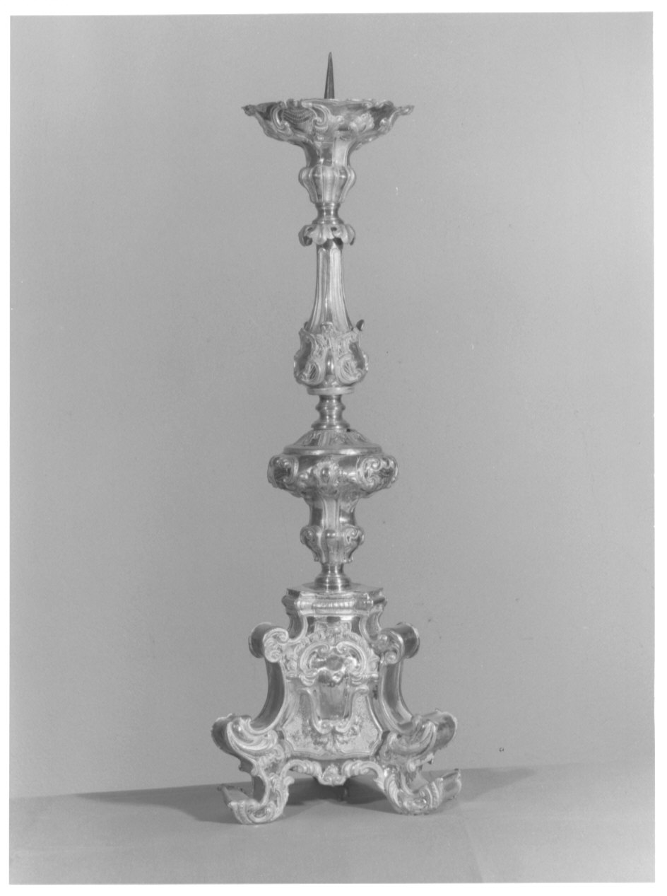 candeliere d'altare, serie - bottega comacina (sec. XVIII)