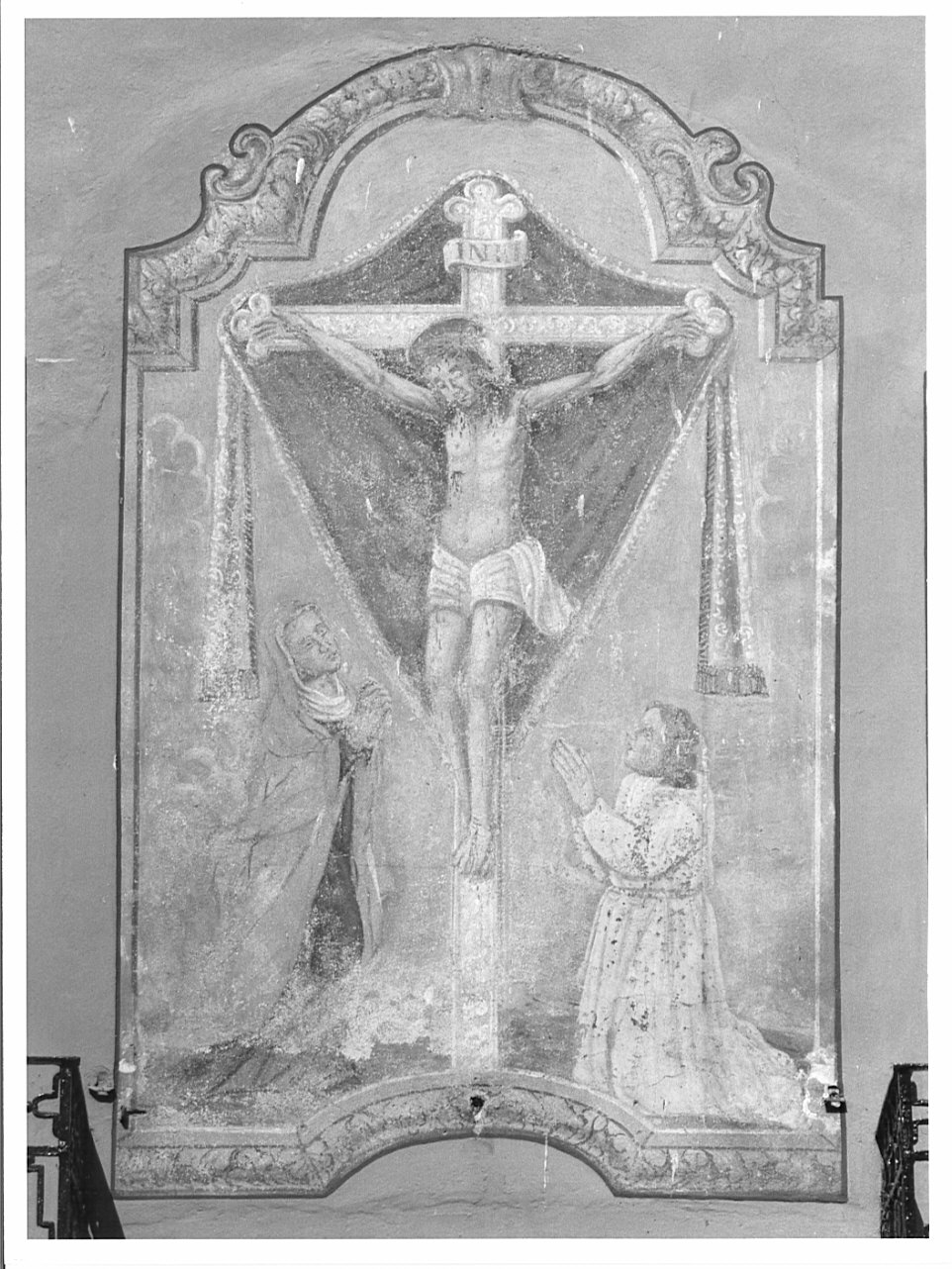 Cristo crocifisso con la Madonna e San Benedetto (?) (dipinto, opera isolata) - ambito lombardo (sec. XV)