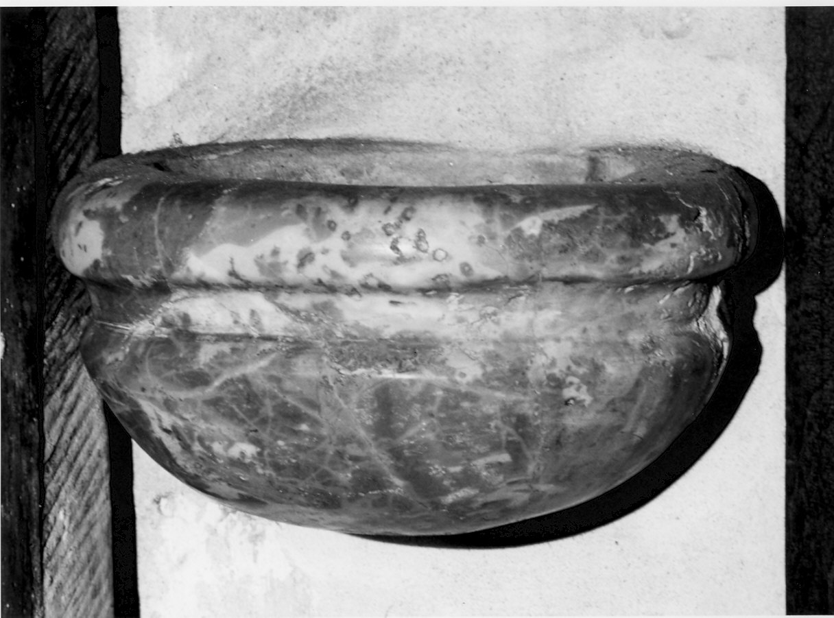 acquasantiera da parete, opera isolata - bottega lombarda (sec. XVII)