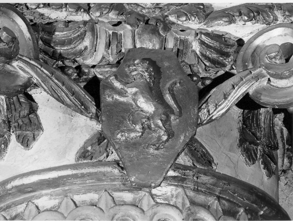 stemma gentilizio (decorazione plastica, serie) - bottega lombarda (sec. XVI)