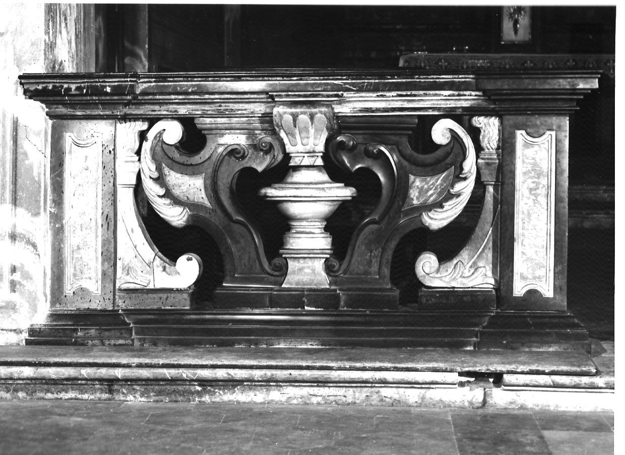 balaustrata, insieme - bottega lombarda (secc. XVII/ XVIII)