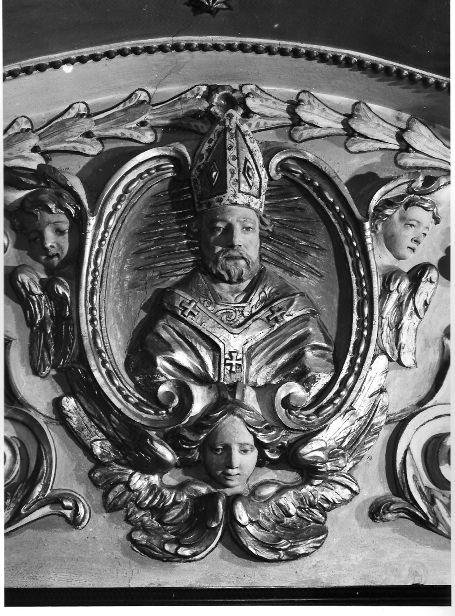 Santo vescovo (decorazione plastica, complesso decorativo) - bottega lombarda (seconda metà sec. XVII)