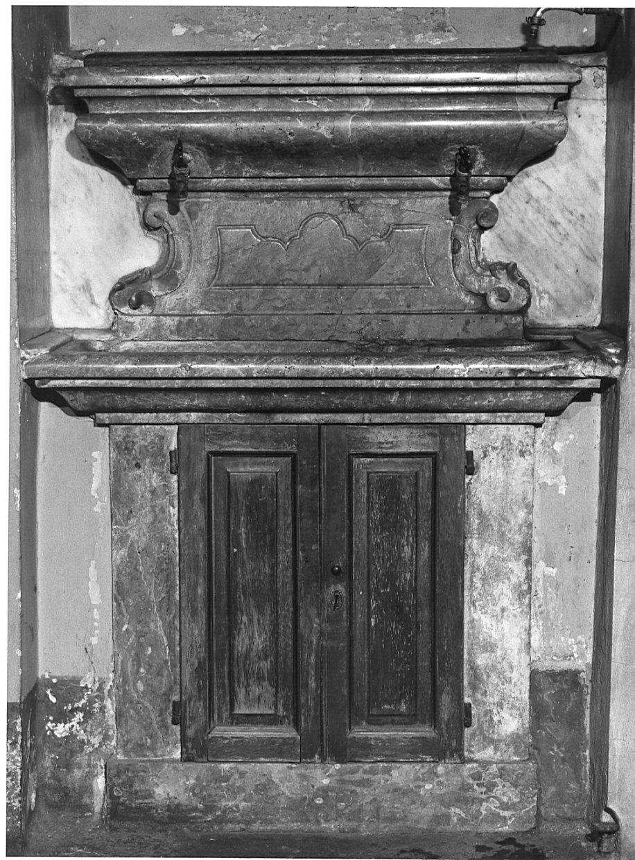 lavabo da sacrestia, opera isolata - bottega italiana (sec. XVII)