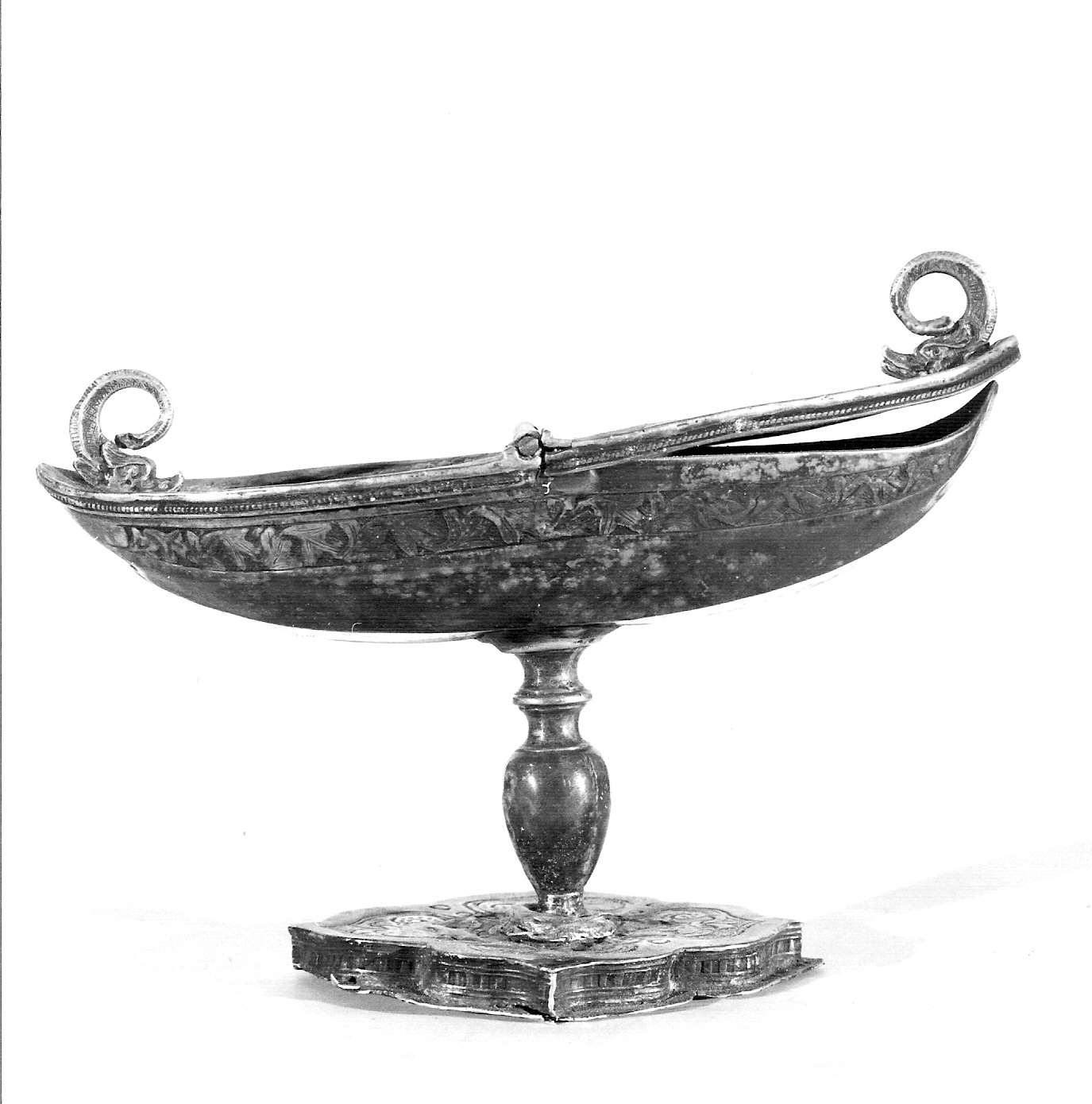 navicella portaincenso, opera isolata - bottega Italia centro-settentrionale (sec. XVI)