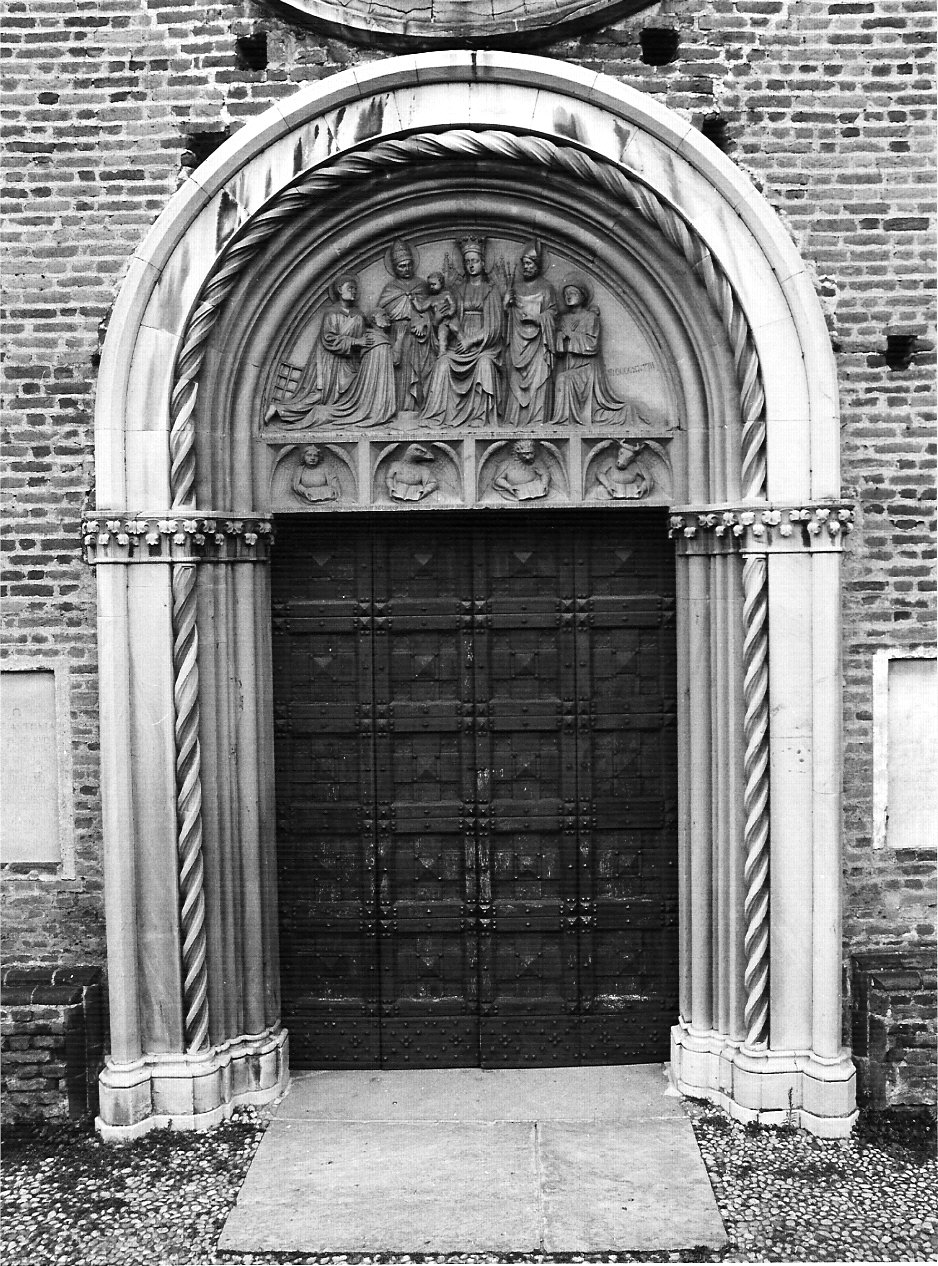 portale maggiore, elemento d'insieme - bottega lombarda (prima metà sec. XV)