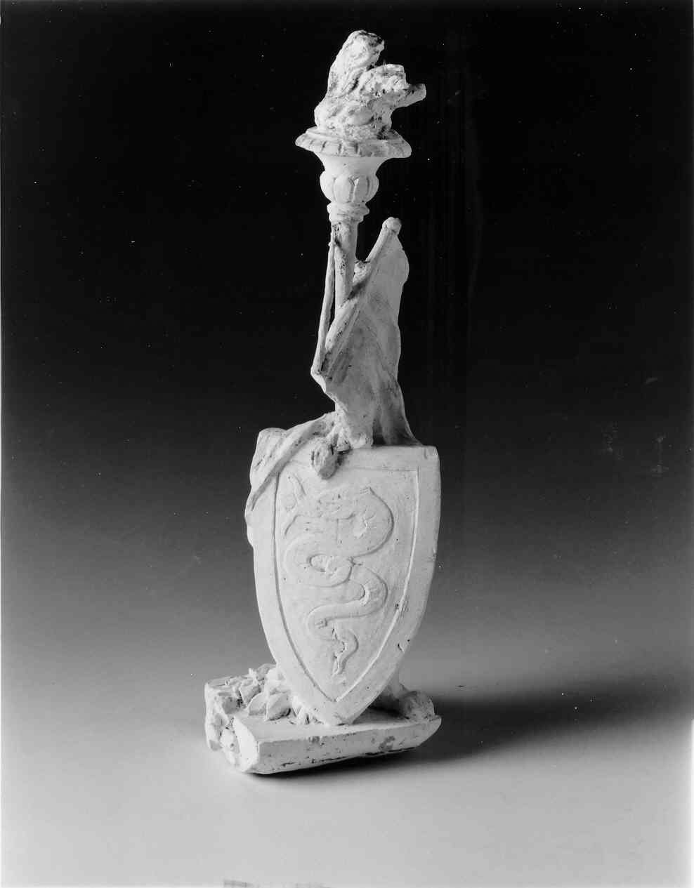 Simbologia Viscontea, Stemma della famiglia Visconti con fiaccolla e vessillo (scultura, opera isolata) - ambito lombardo (primo quarto sec. XX)
