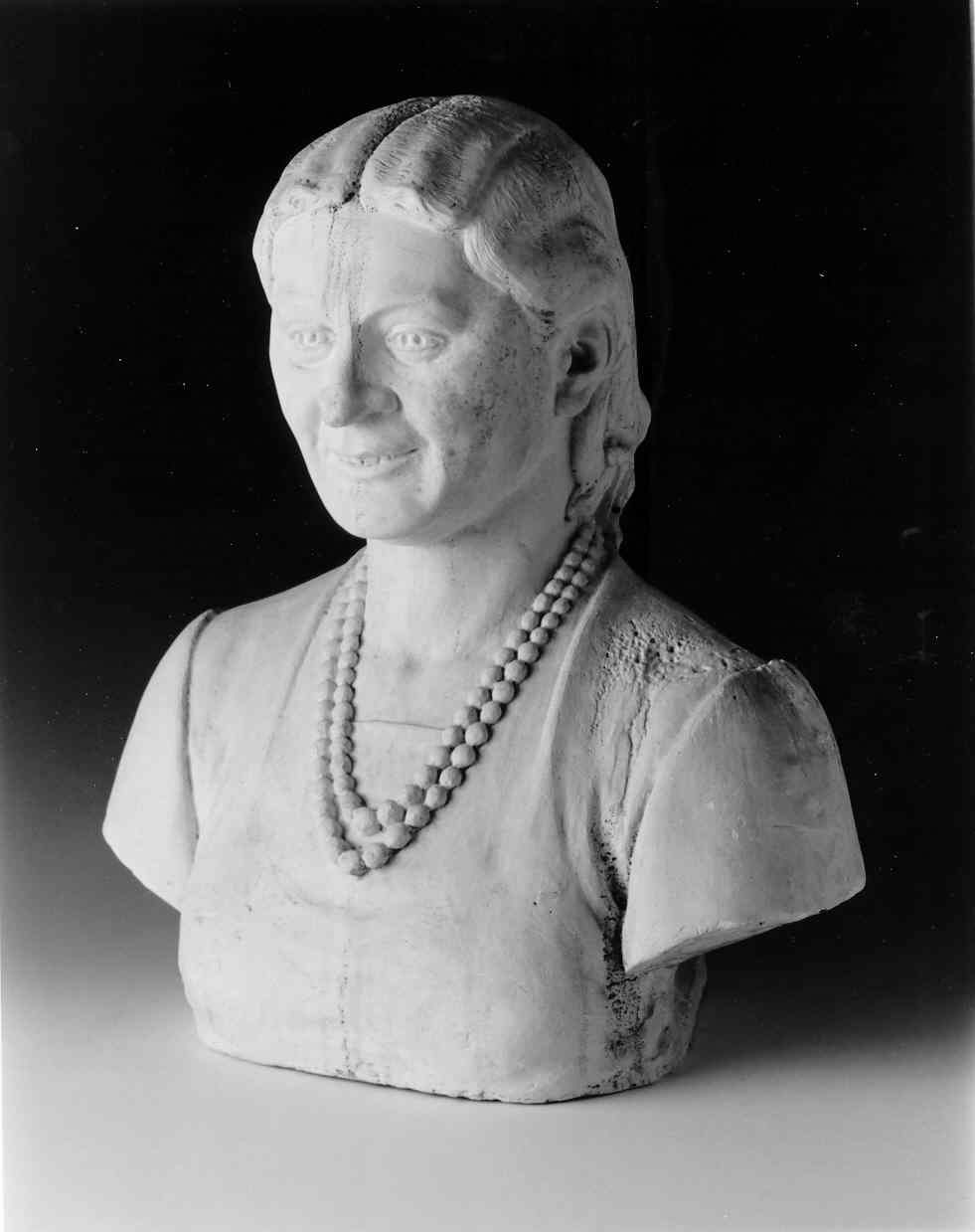 Arlette, ritratto femminile a mezzo busto (scultura, opera isolata) di Ricci Giovanni Battista (secondo quarto sec. XX)