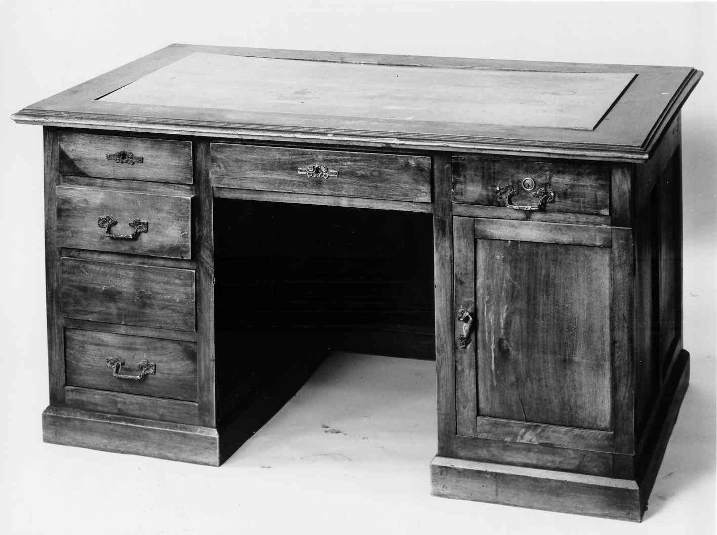 scrivania, opera isolata - ambito italiano (ultimo quarto sec. XIX)