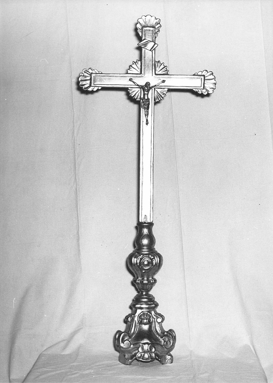 croce d'altare, opera isolata - bottega pavese (sec. XIX)