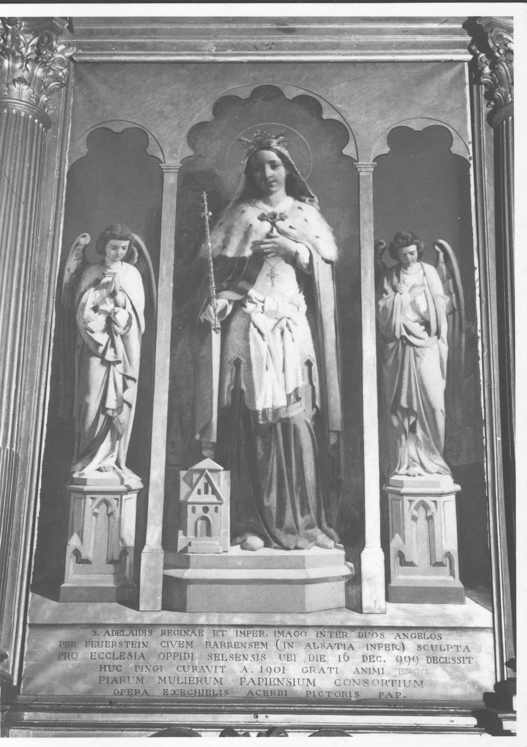 regina adelaide con angeli (dipinto, opera isolata) di Acerbi Ezechiele (sec. XX)
