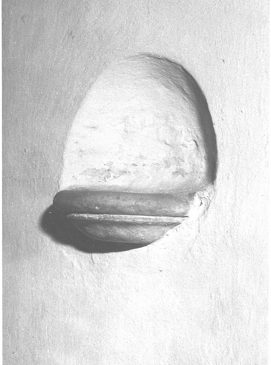 acquasantiera da parete, opera isolata - bottega lombarda (sec. XVII)