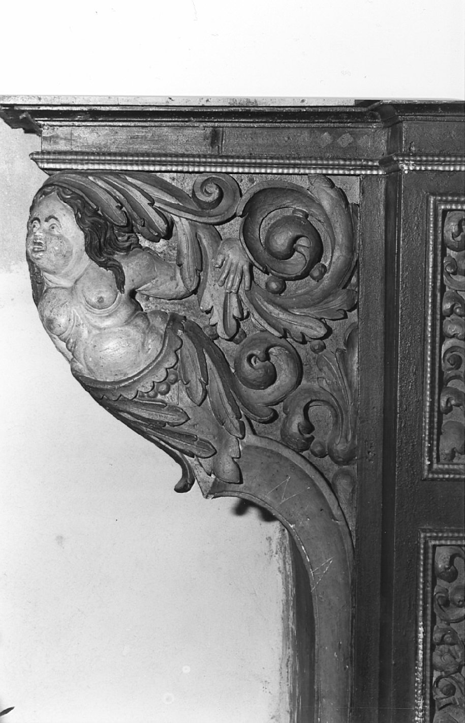 figura femminile (decorazione a intaglio) - ambito tirolese (sec. XVII)