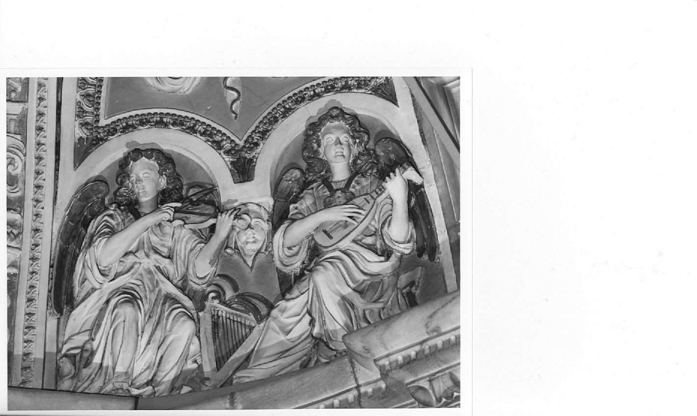 angeli musicanti (rilievo) di Fontana Giuseppe, Bianchi Giuseppe, Bianchi Pompeo (secc. XVI/ XVII)