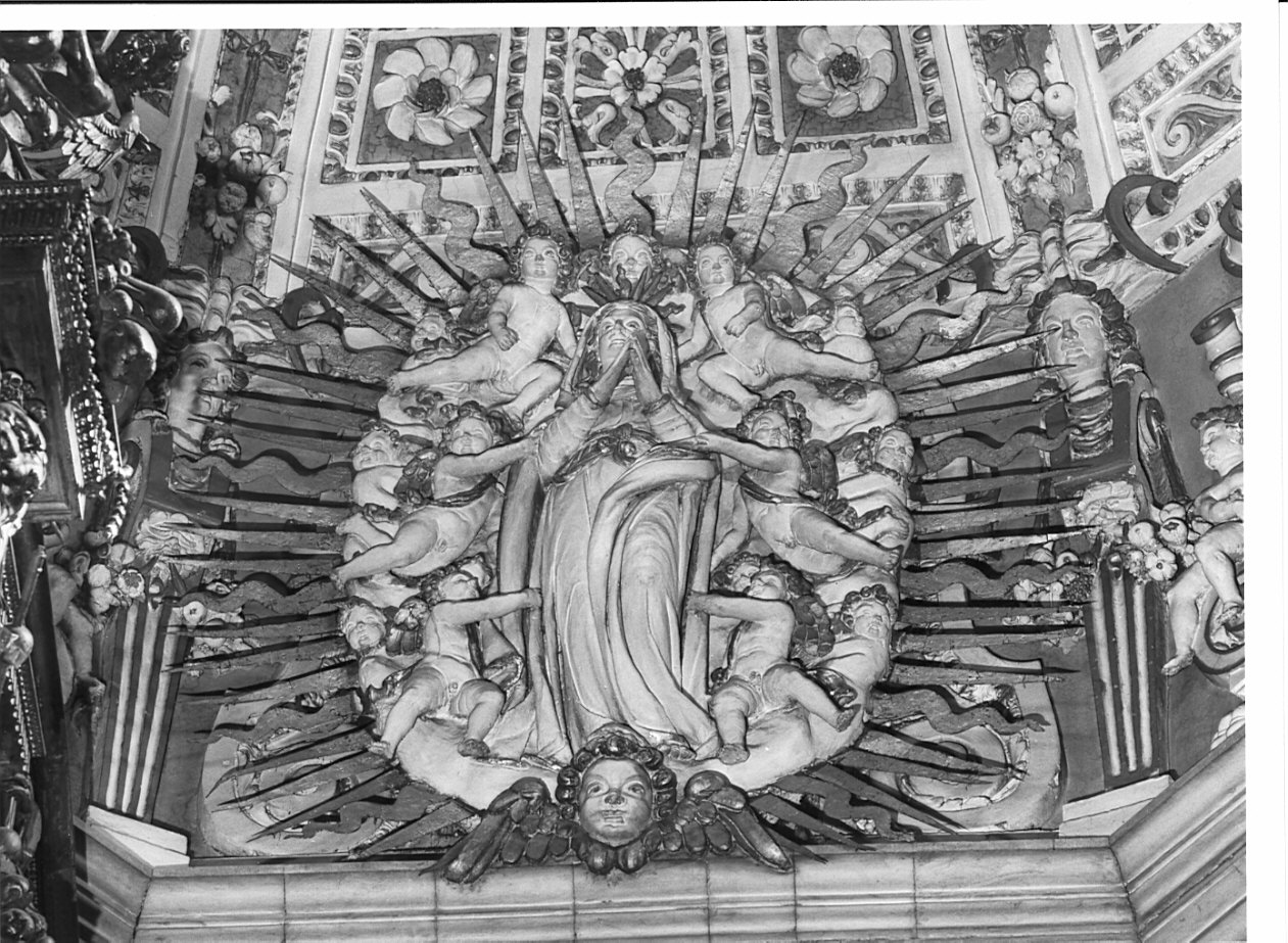 Madonna Assunta (rilievo) di Bianchi Giuseppe, Fontana Giuseppe, Bianchi Pompeo (secc. XVI/ XVII)