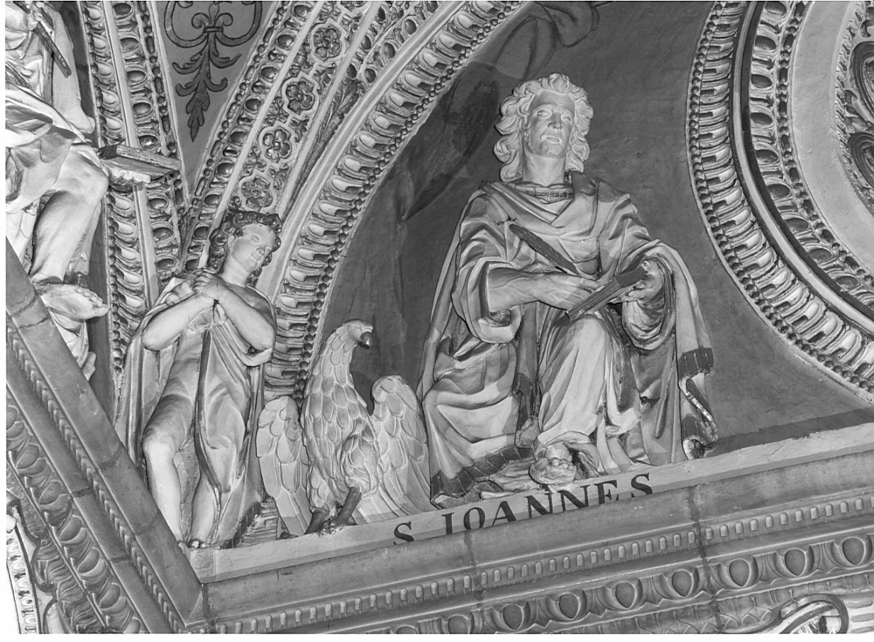 San Giovanni Evangelista (rilievo) di Bianchi Giuseppe, Fontana Giuseppe, Borseri Martino, Bianchi Pompeo (secc. XVI/ XVII)