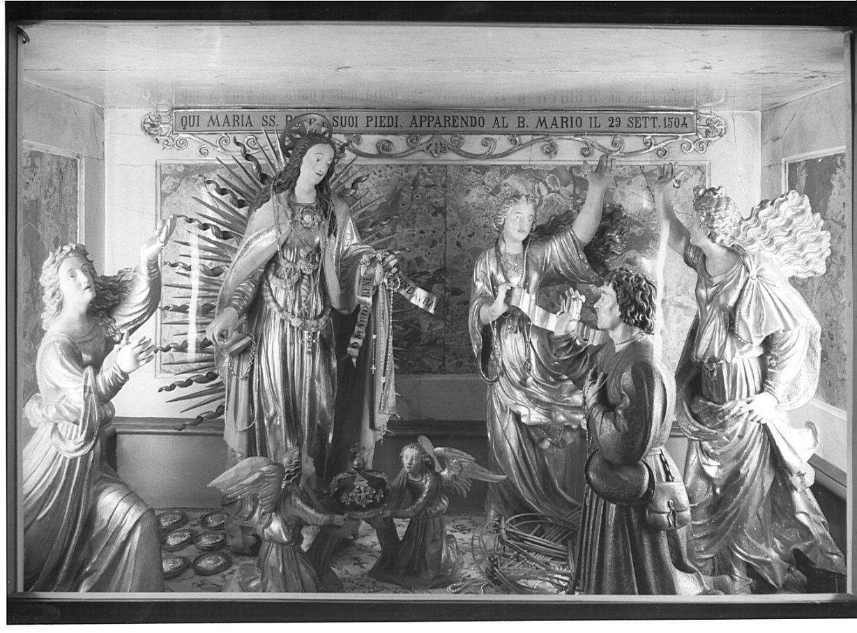 Madonna/ Gesù Bambino nella culla/ Madonna appare al Beato Omodei (statua, ciclo) di Del Maino Giovanni Angelo (sec. XVI, sec. XVII)