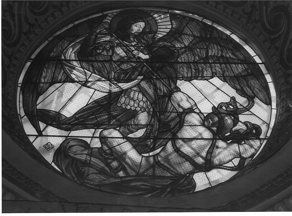 San Michele Arcangelo combatte Satana (vetrata) di Ditta Beltrami (sec. XX)