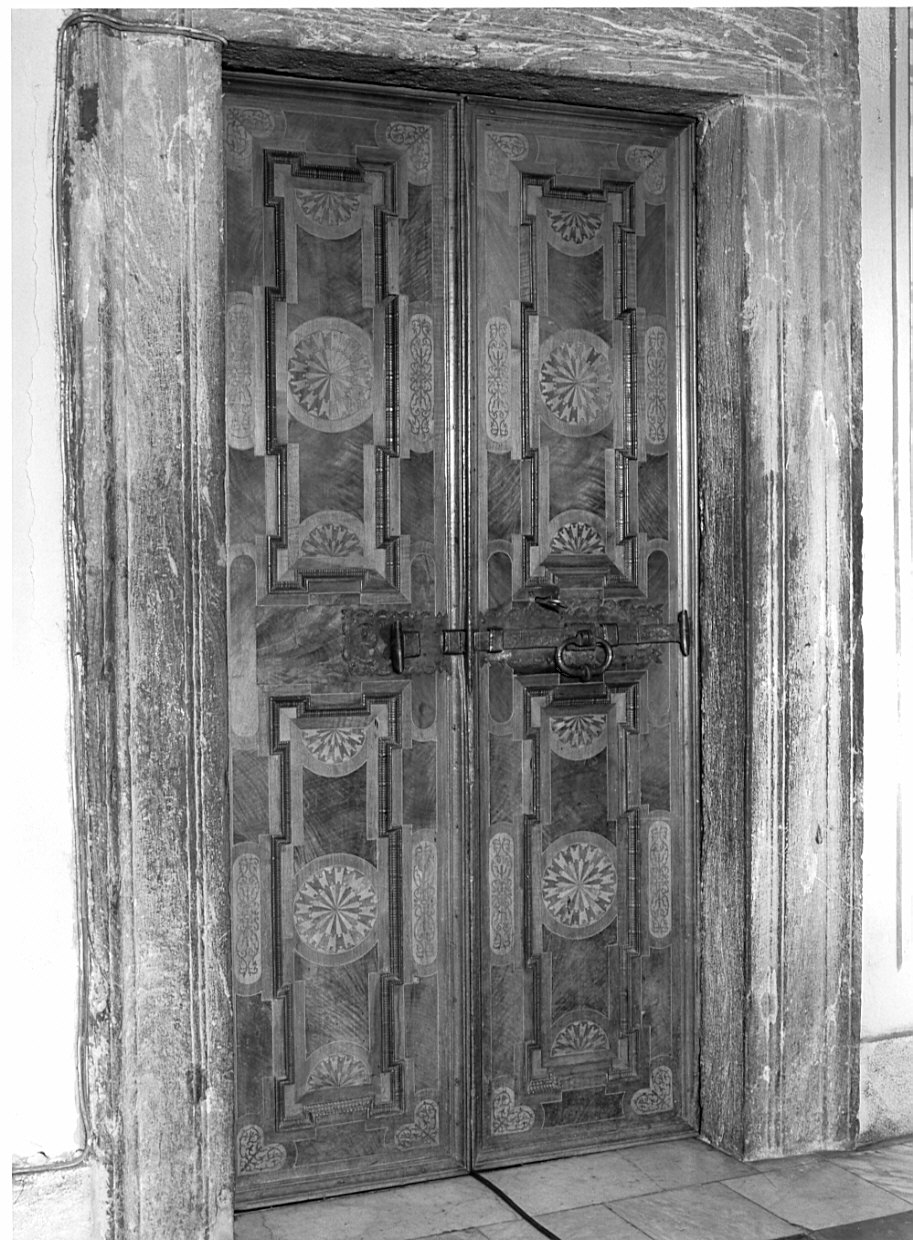 porta - a due battenti - ambito valtellinese (sec. XVII)