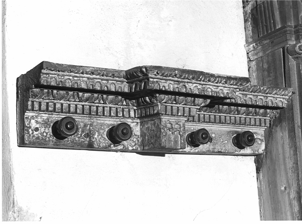 attaccapanni - da parete - ambito lombardo (sec. XVIII, sec. XX)