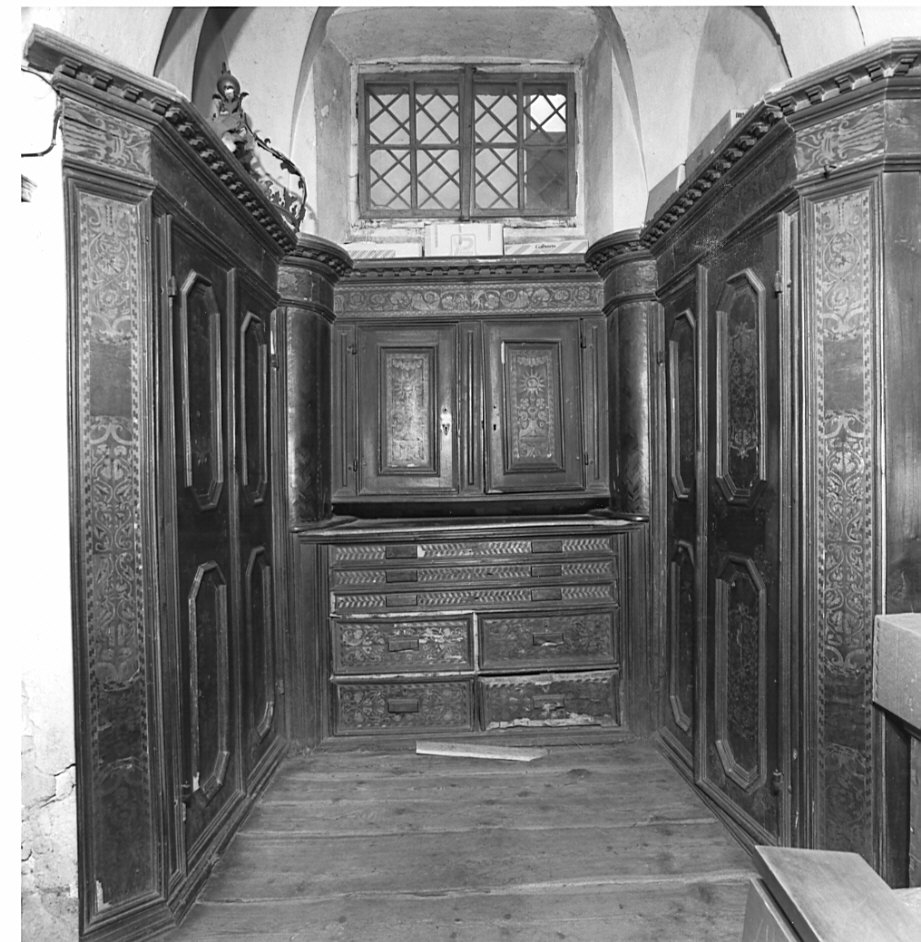 armadio da sacrestia - ambito lombardo (prima metà sec. XVII)