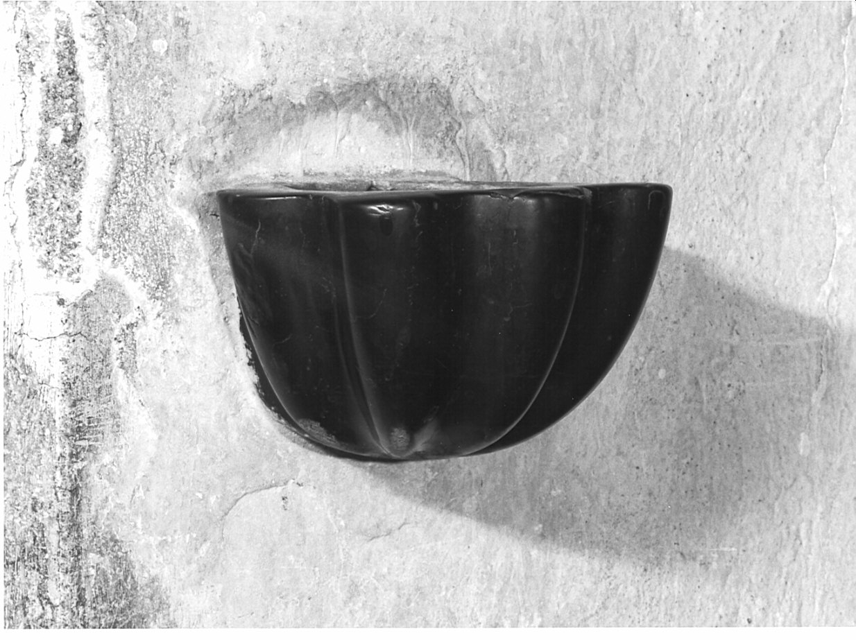 acquasantiera da parete - ambito lombardo (sec. XIX)