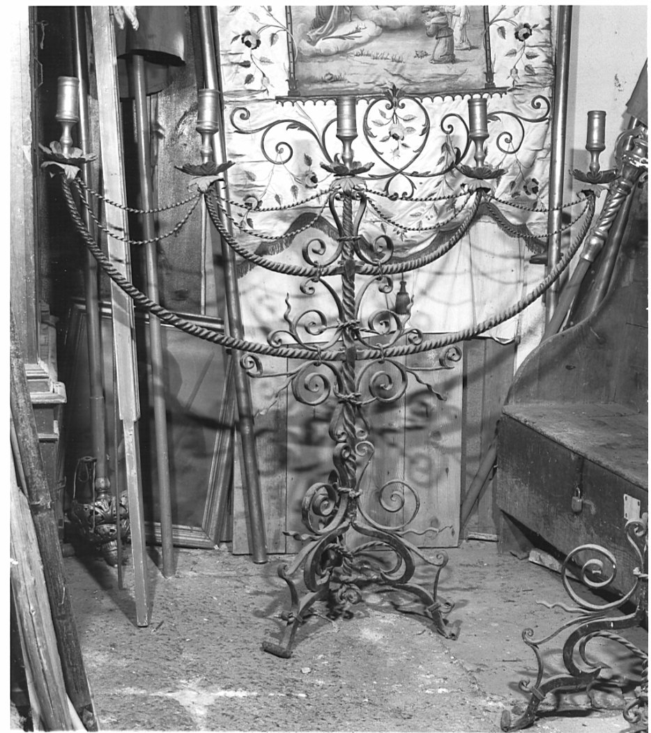 candeliere d'altare, coppia - ambito valtellinese (sec. XVIII)