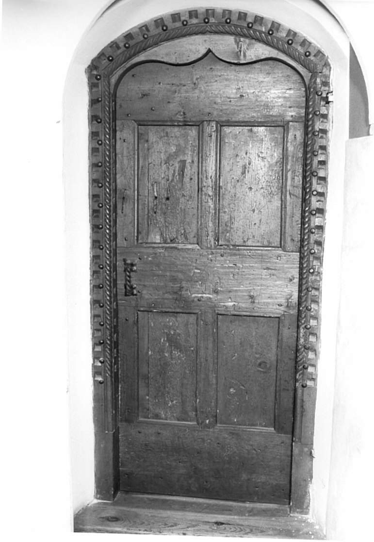 porta - ad un battente, elemento d'insieme - ambito valtellinese (prima metà sec. XV)