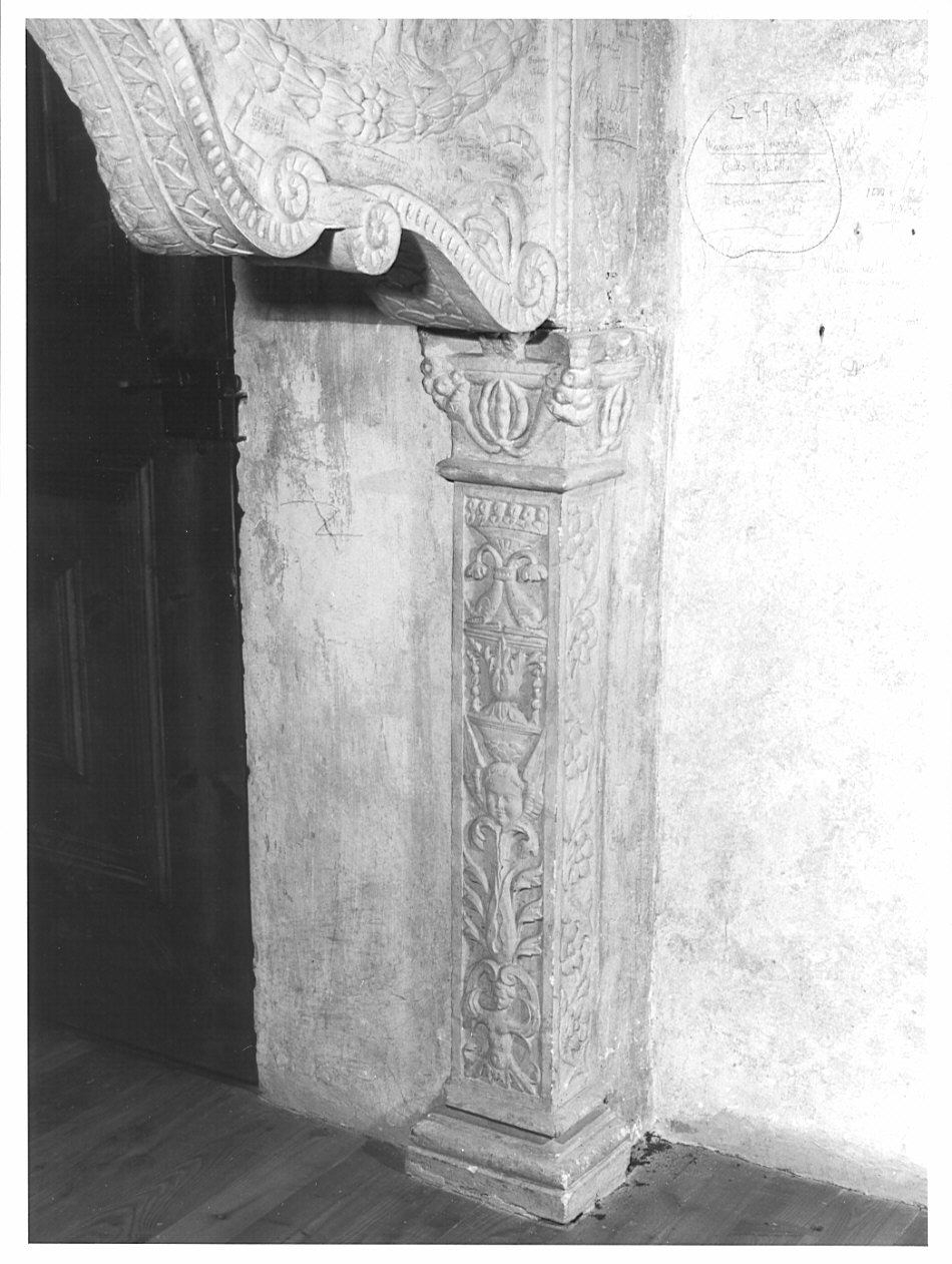 motivi decorativi vegetali (rilievo, elemento d'insieme) - bottega lombarda (sec. XX)