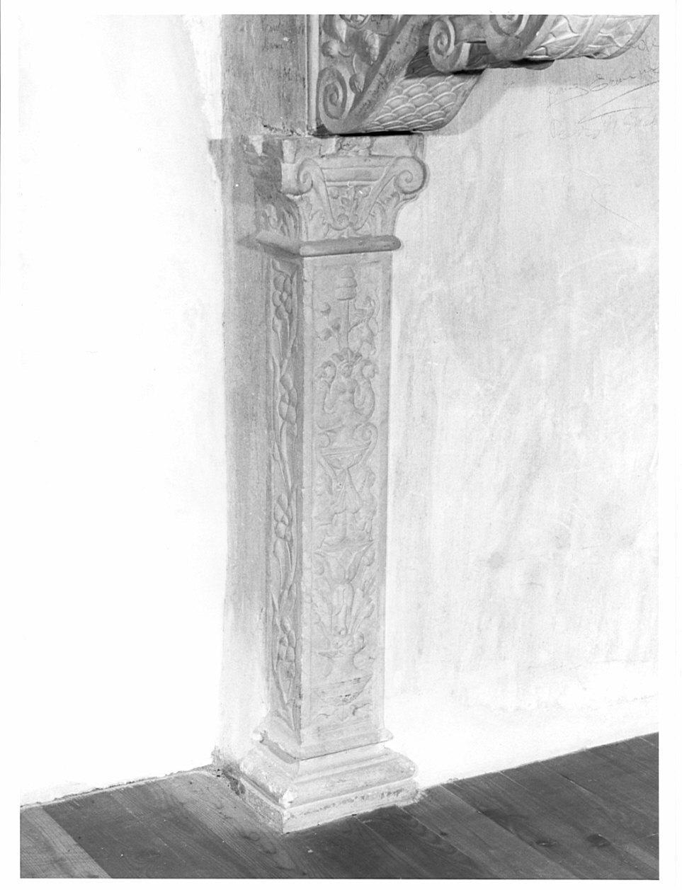 motivi decorativi vegetali (rilievo, elemento d'insieme) - bottega lombarda (sec. XX)