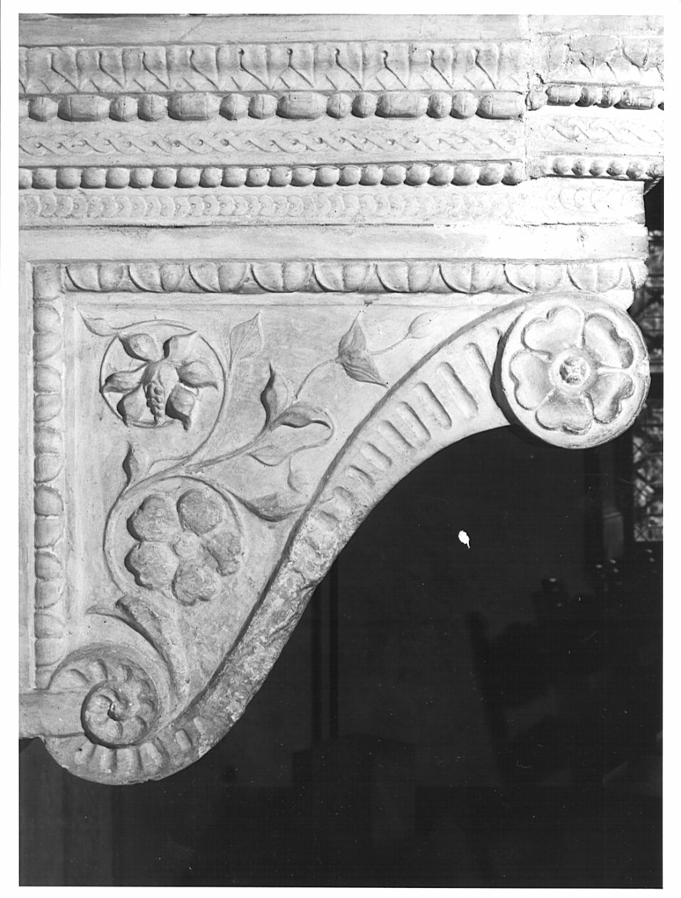 motivi decorativi vegetali (rilievo, elemento d'insieme) - bottega lombarda (sec. XX)