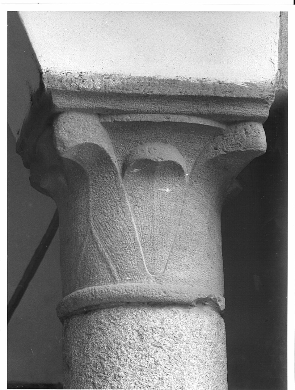 capitello corinzio, serie - bottega lombarda (sec. XV)