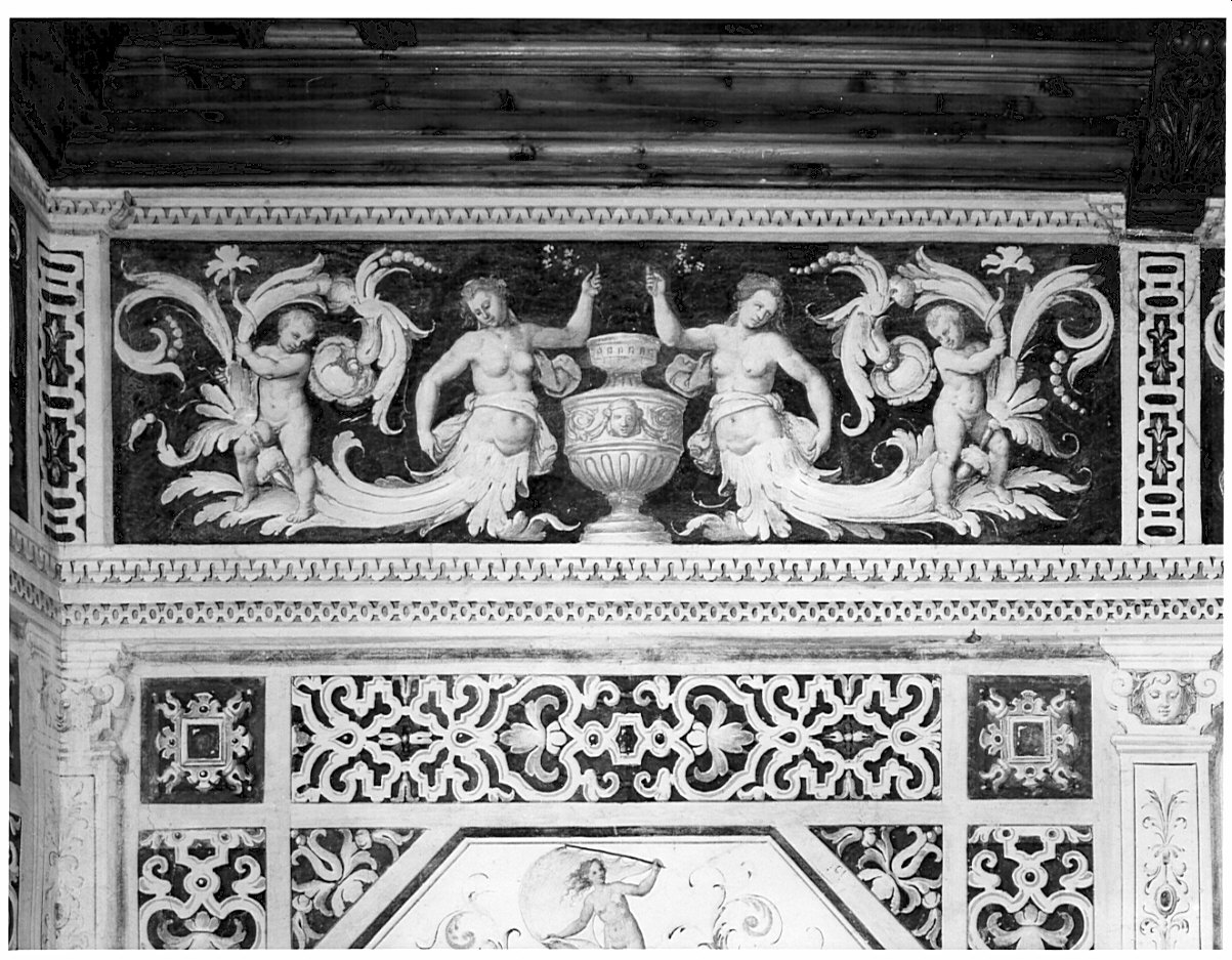 motivi decorativi vegetali con figure fantastiche e putti (dipinto, ciclo) di Caneva Antonio Maria detto Porlezzino (cerchia) (sec. XVI)