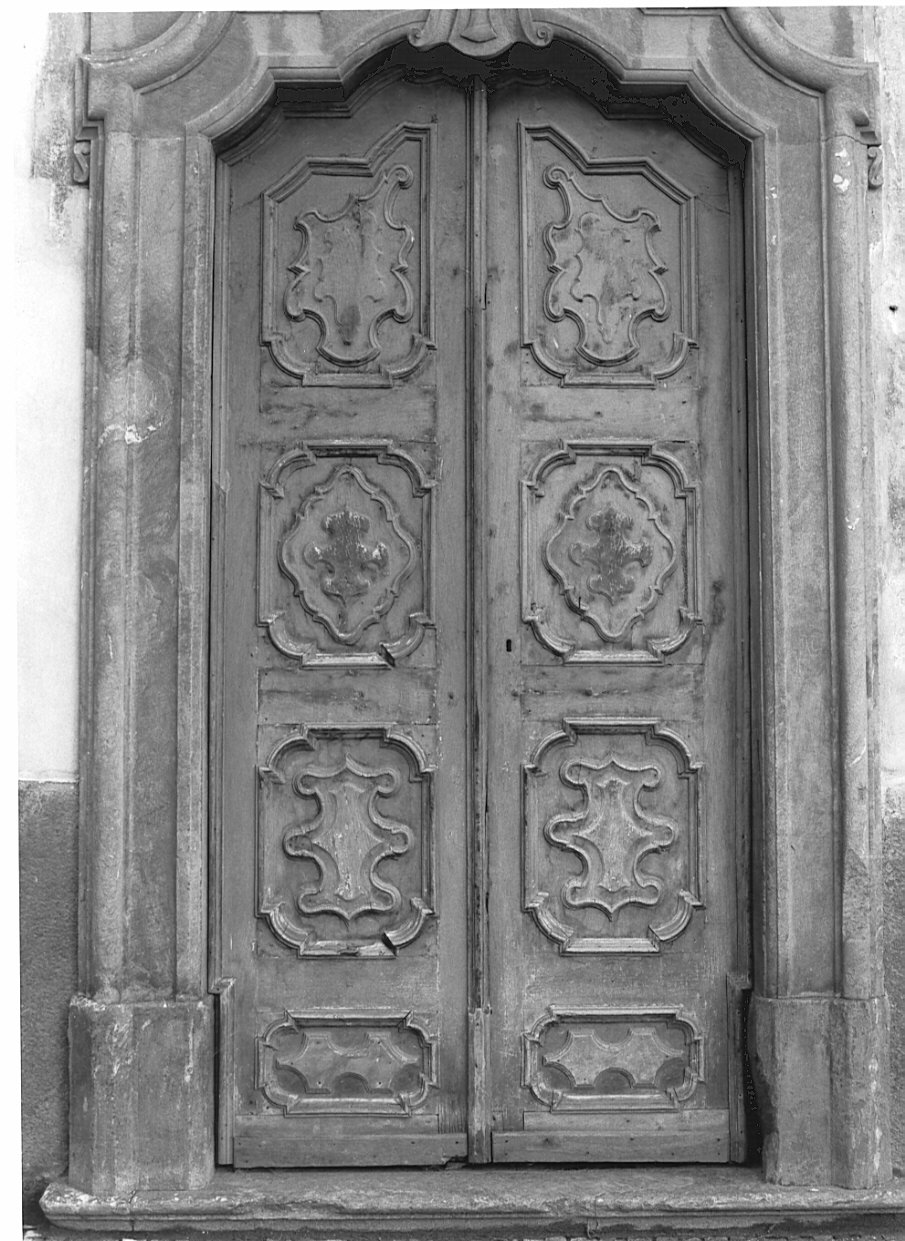 porta - a due battenti, opera isolata - ambito valtellinese (terzo quarto sec. XVIII)