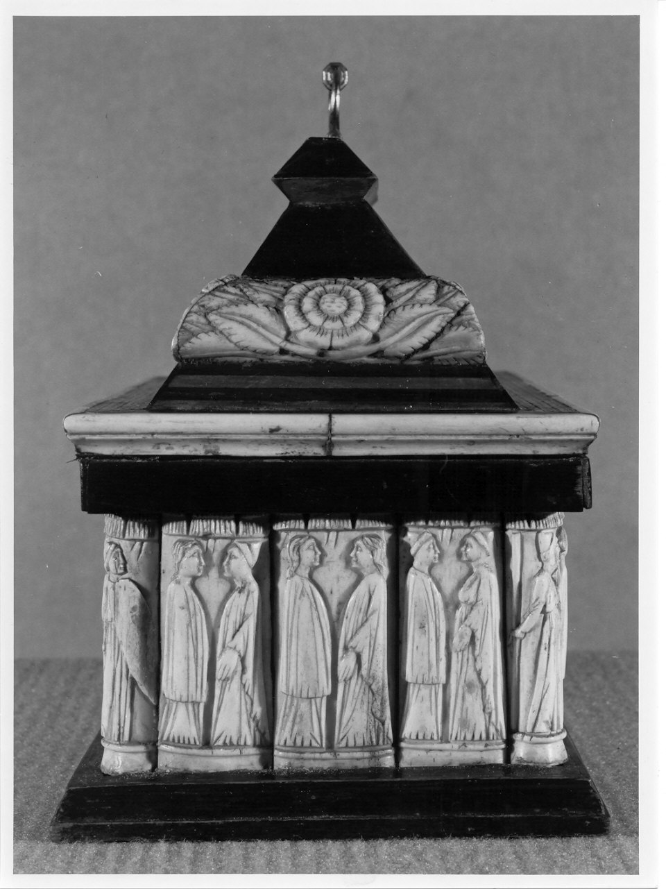 cofanetto, opera isolata - bottega Italia settentrionale (sec. XIV)