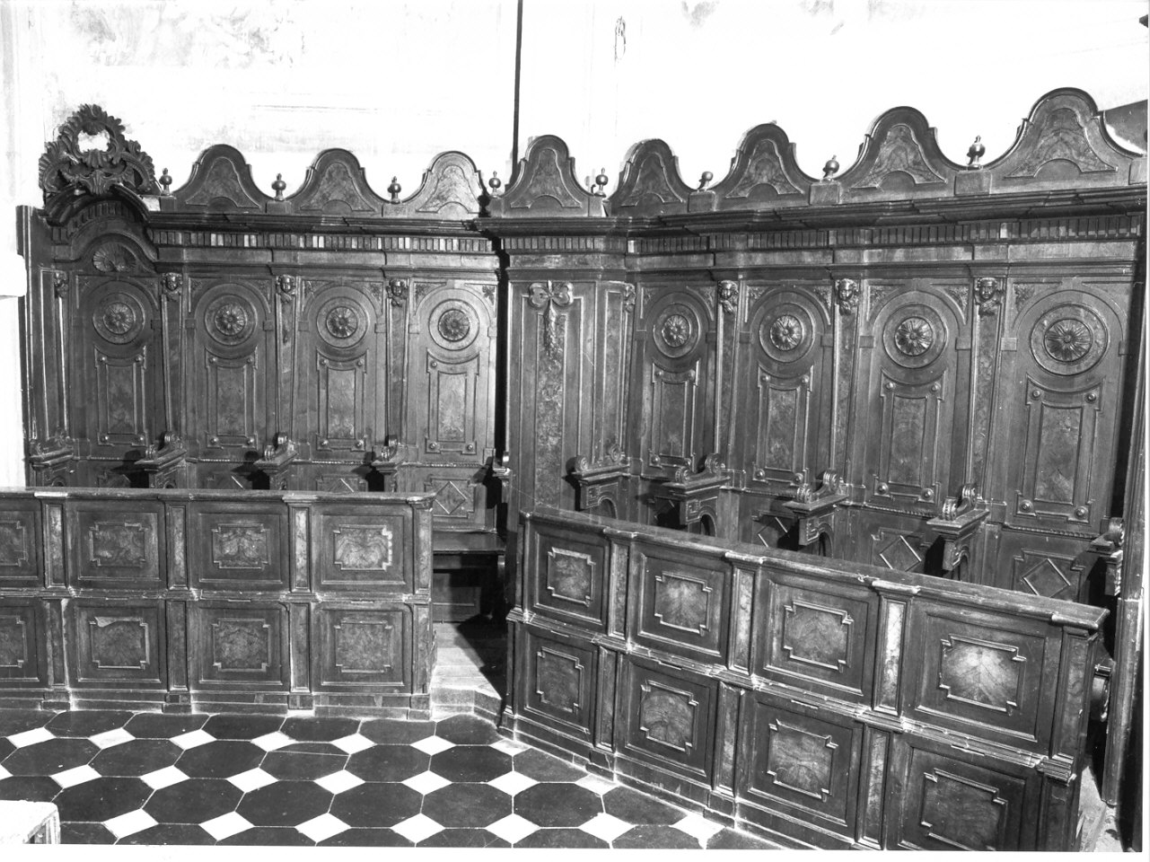 stalli del coro, opera isolata - ambito valtellinese (sec. XVIII)